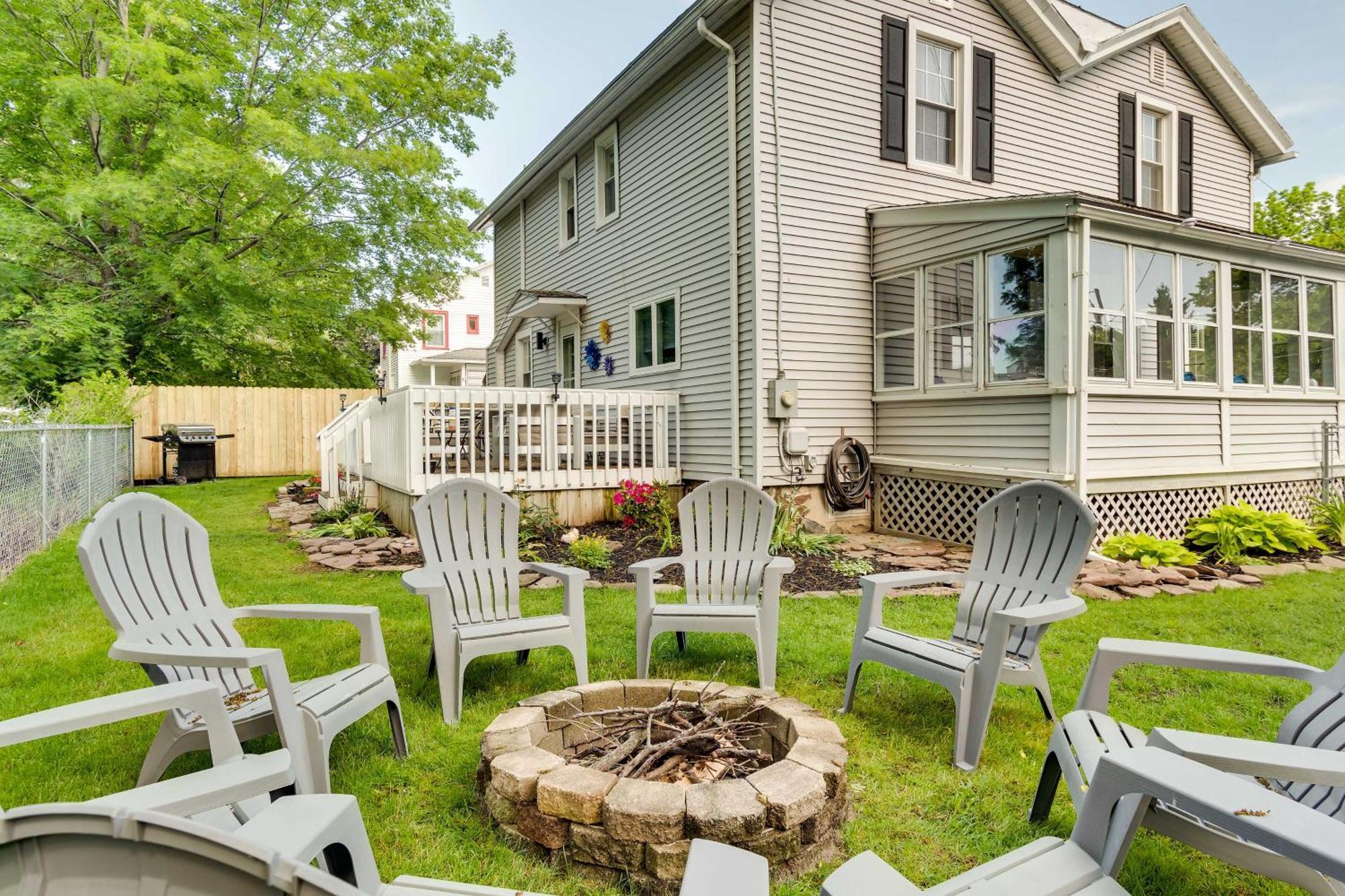 Sodus Point Home - Walkable To Beach! エクステリア 写真